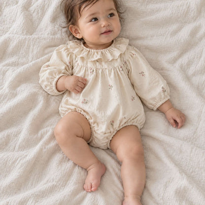 フリル襟小花バルーンロンパース
