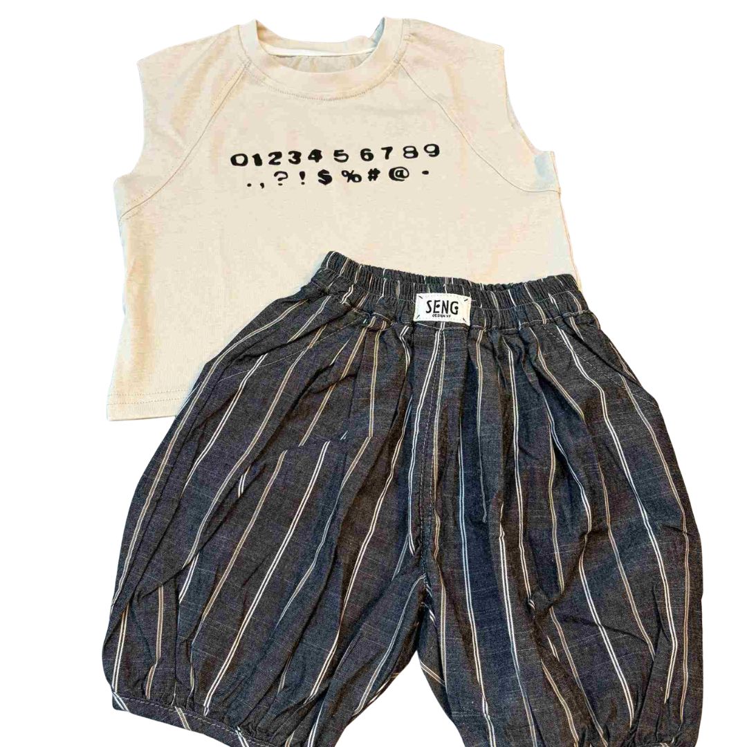 数字Tシャツ＆ストライプパンツ