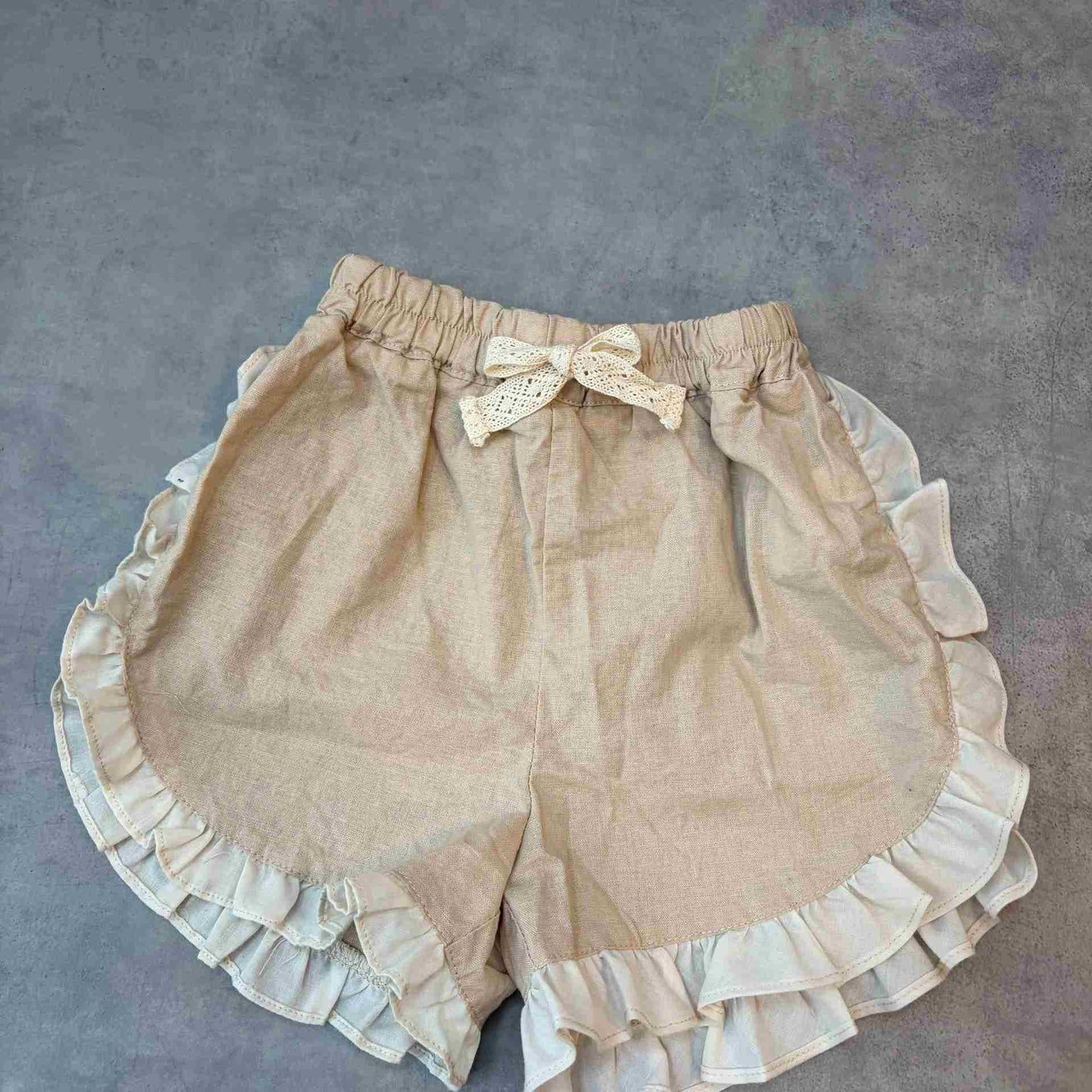 サイドフリルショートパンツ